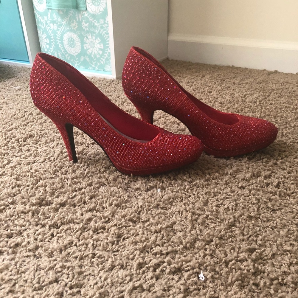 Red Heels - Picture 2 of 5